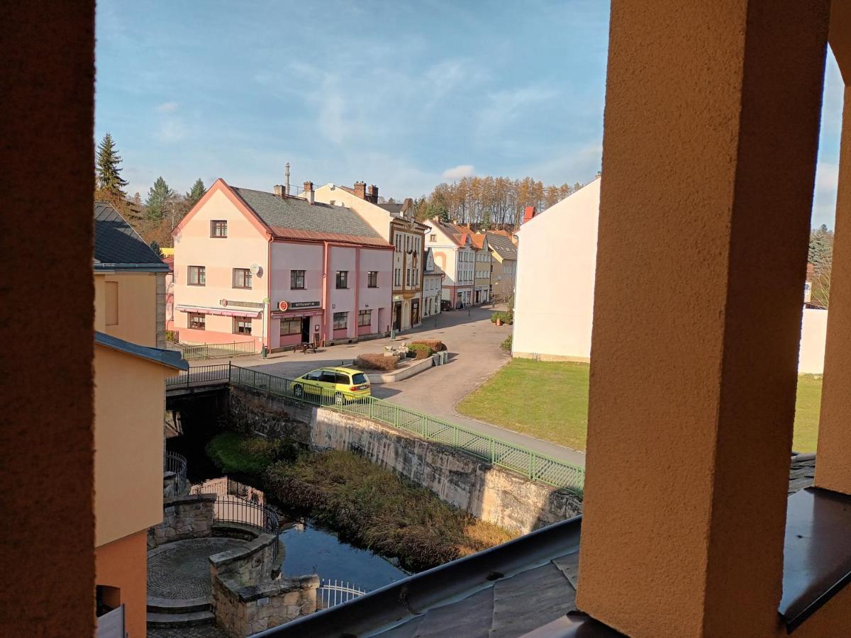 Hotel Strelnice Teplice nad Metují Kültér fotó