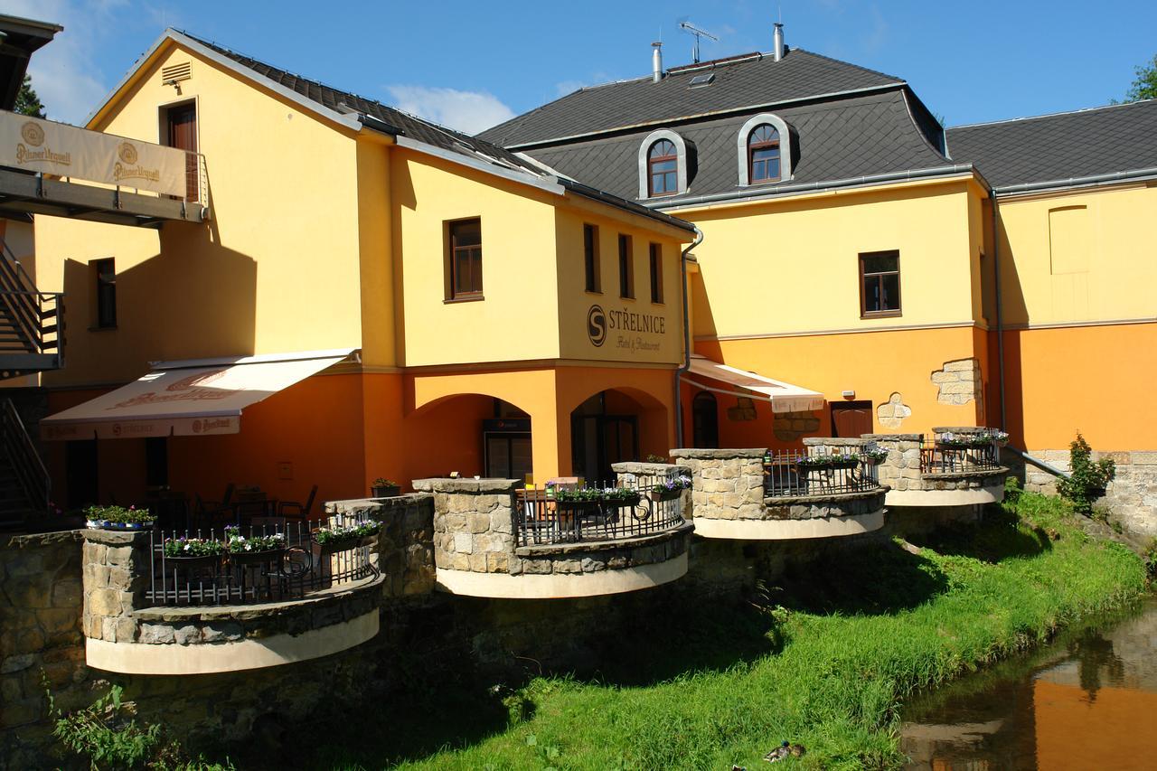 Hotel Strelnice Teplice nad Metují Kültér fotó